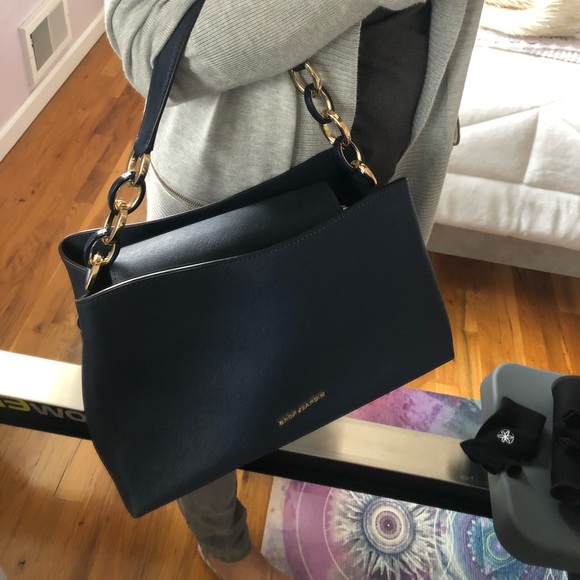 Like New Michael Kors navy handbag - Picture 2 of 11